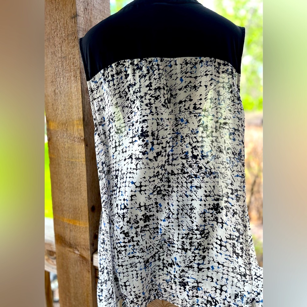 Torrid Plus Size Chiffon Split Neck Speckled Prin… - image 6